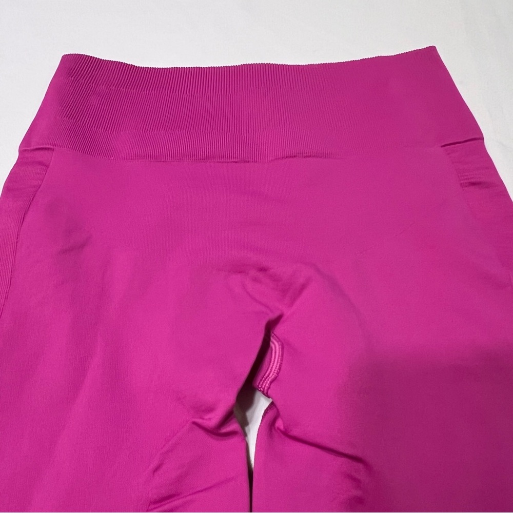 Lululemon Zone In Tight
Raspberry Size 8 - Picture 6 of 11